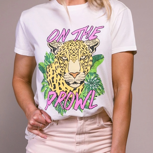 SHOW ME YOUR MUMU On The Prowl T-shirt - Picture 3 of 11